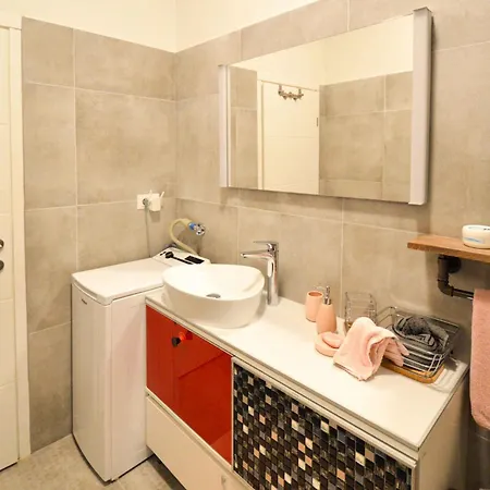 Appartement With A - C In Istrien 55187 Pula